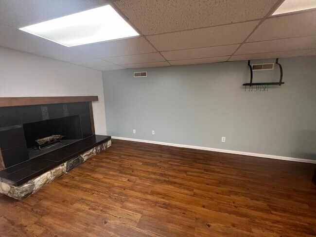 Building Photo - 428 E Wendell Dr