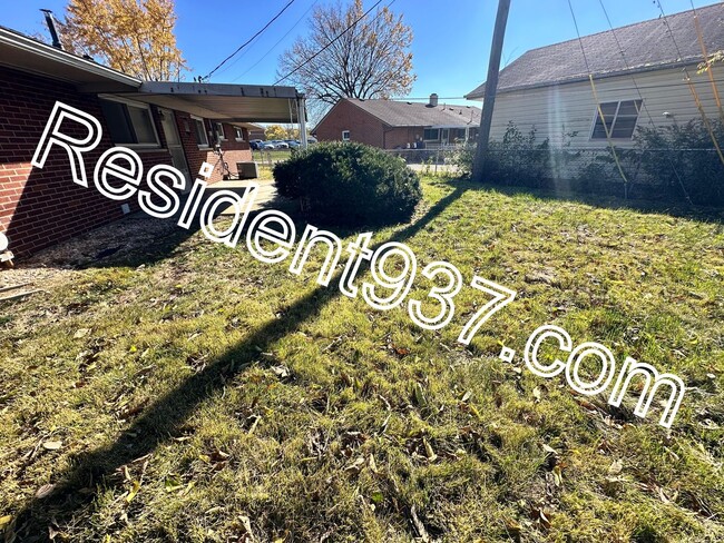 Building Photo - 3 bed 2 bath Home