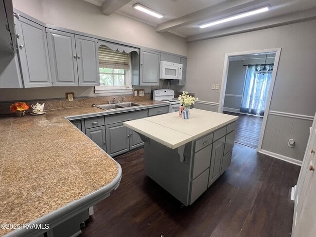 Building Photo - 311 S Morgan Ave