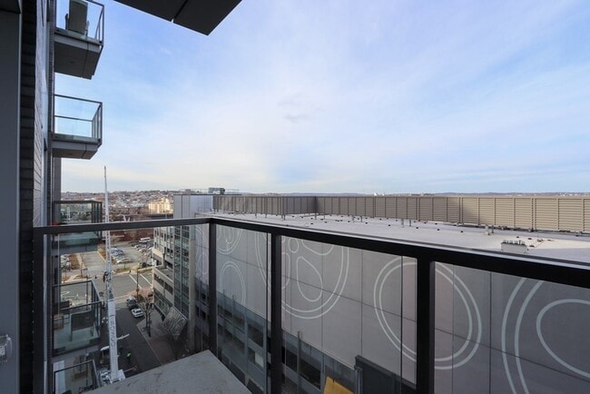 Building Photo - 375 Canal St