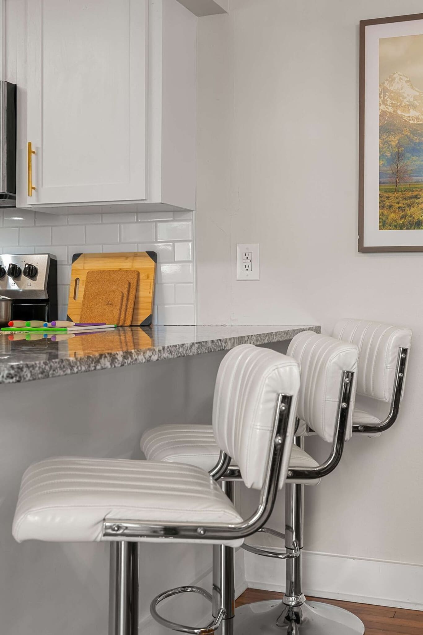 Building Photo - 1707 1st Terrace