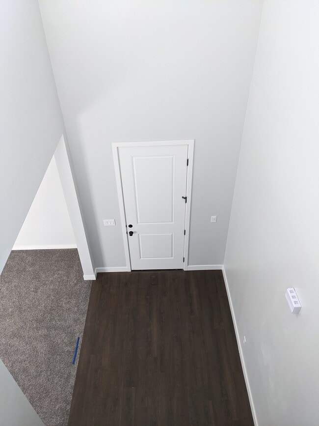 Building Photo - 3293 S Lincoln Ln