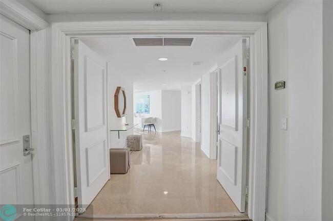 Building Photo - 715 Bayshore Dr