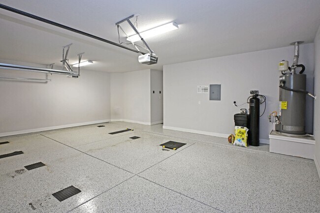 Building Photo - 1434 Oaklawn Dr