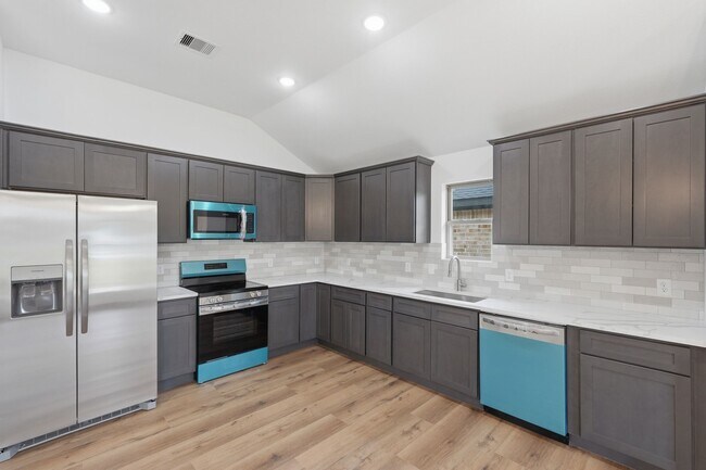 Building Photo - 13146 Lake Conroe Bay Rd