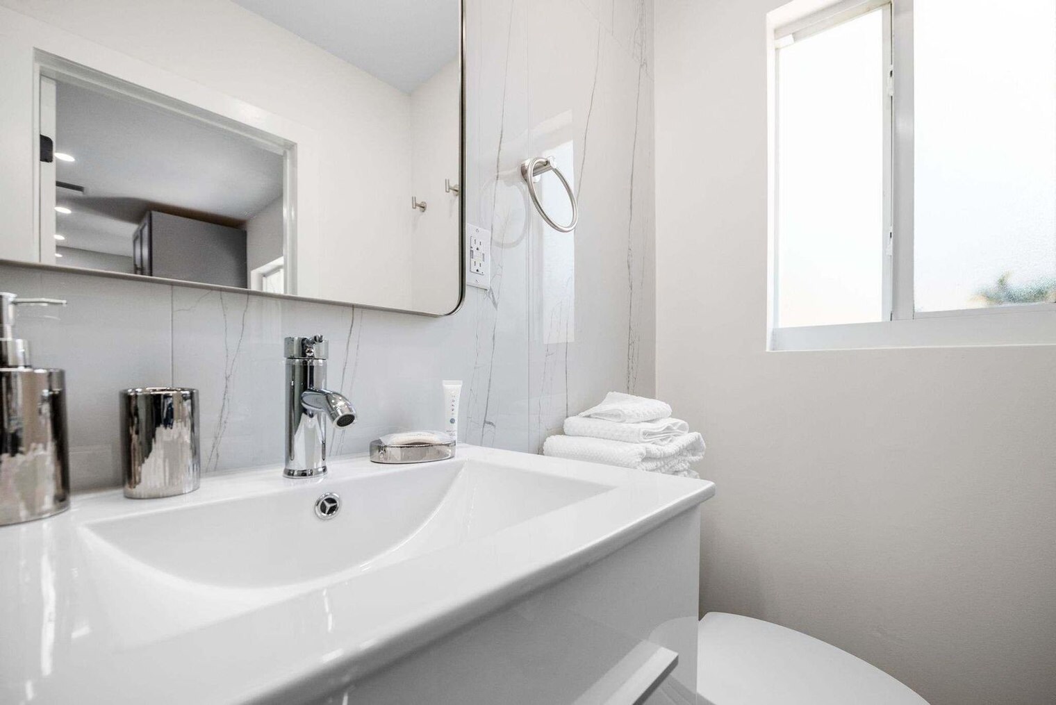 Building Photo - 44 N Federal Hwy