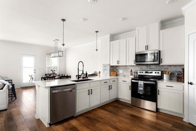 Building Photo - 7810 Song Sparrow Dr.