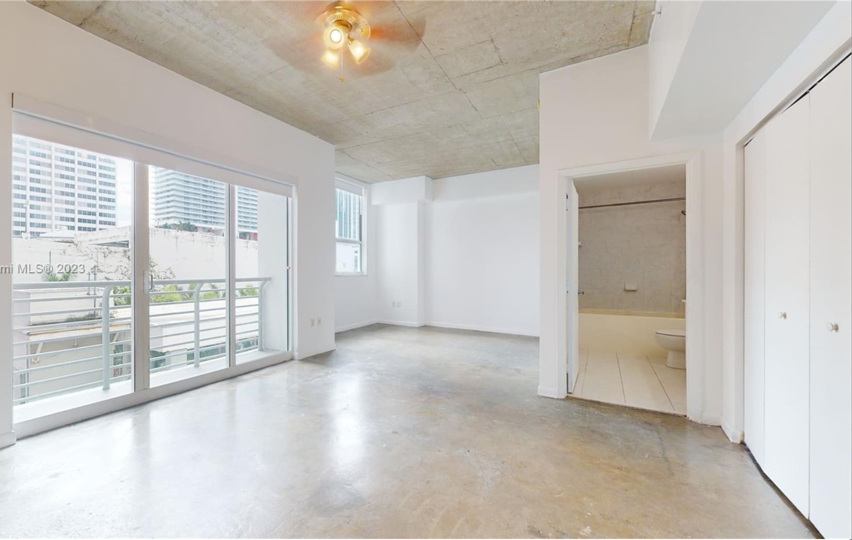 Building Photo - 133 NE 2nd Ave