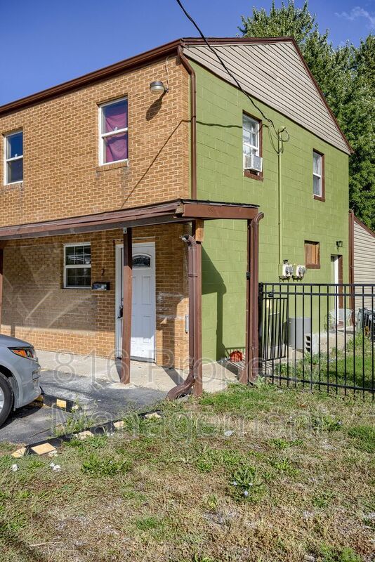 Building Photo - 8718-8720 E Winner Rd