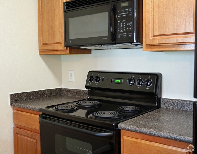 1br, 1ba, Kitchen, 800sf - Camden Spring Creek