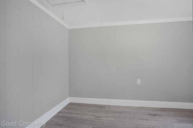 Building Photo - 47181 Pinecrest Dr