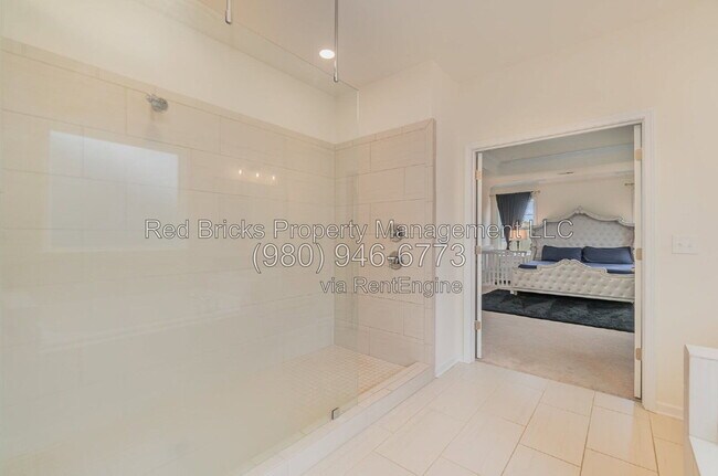 Building Photo - 12917 Hindcross Dr