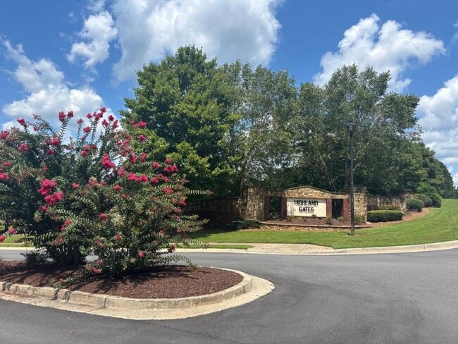 Building Photo - 4421 Whitetail Path Cove