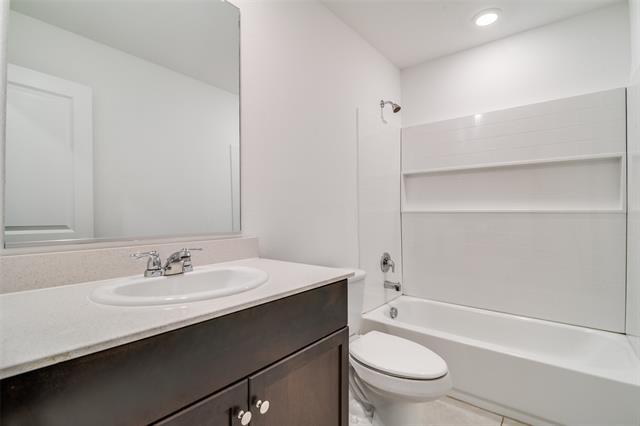 Building Photo - 2525 Russell St