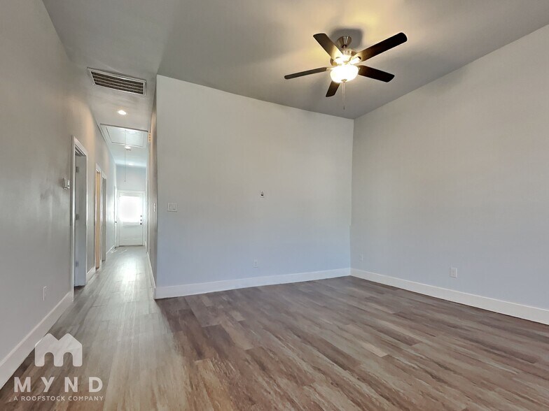 Building Photo - 4826 Paula St