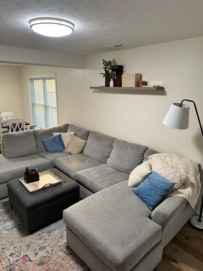 Building Photo - 1641 York Dr NW