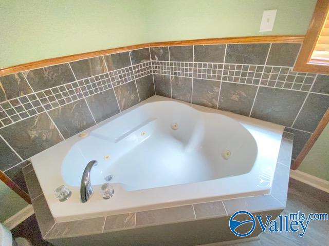 Building Photo - 93 Mountain View Dr