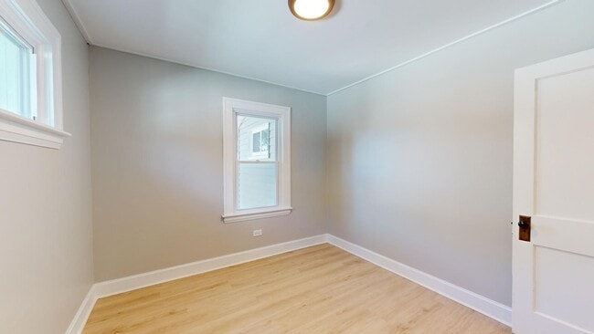 Building Photo - For August Move-In - West Blvd Area - 2 Bedroom Single Family Home