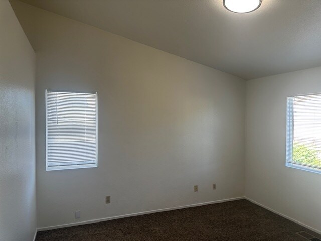 Building Photo - Weston Ranch 4 Bedroom 3 Bathroom Home