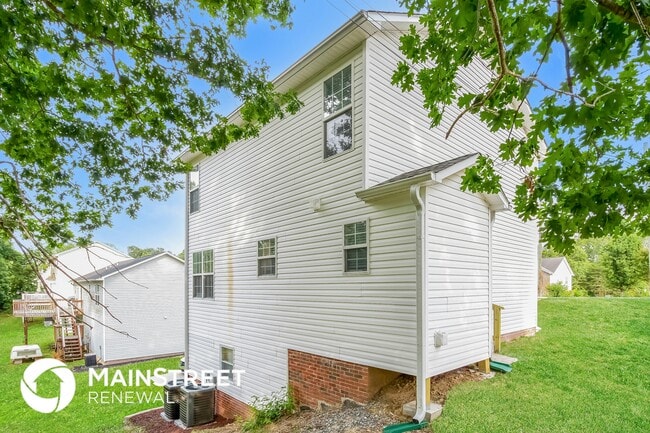 Building Photo - 1065 Ball Park Rd