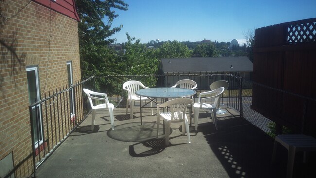 Building Photo - Single Family Home