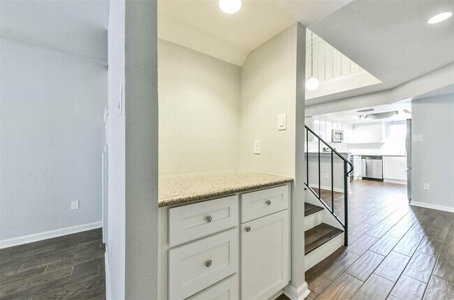 Building Photo - 5005 Georgi Ln