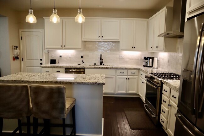 Building Photo - 3281 Crocker Dr