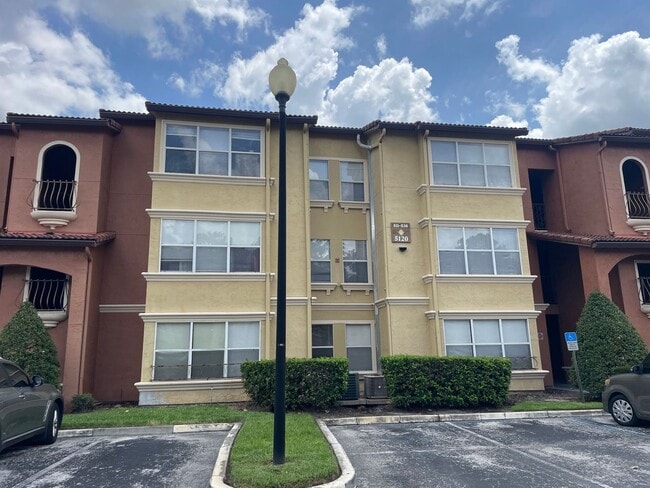 Building Photo - 2Br/ 2Ba Condo In Villa Medici - Available...