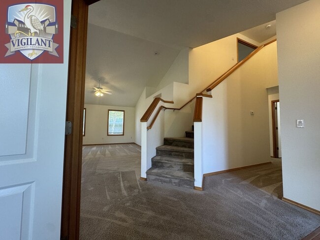 Building Photo - 1614 N Falcon Dr