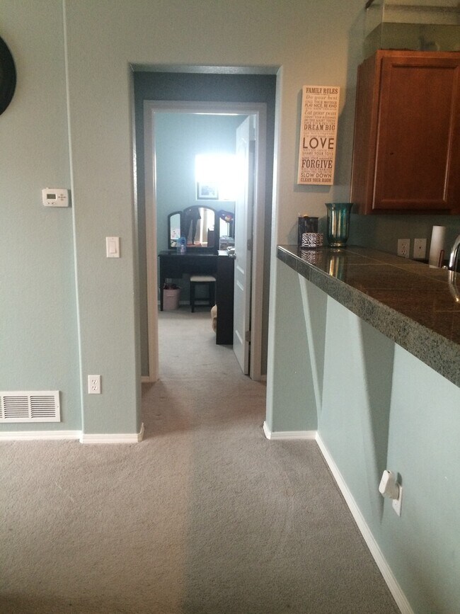 Building Photo - One bedroom apartment