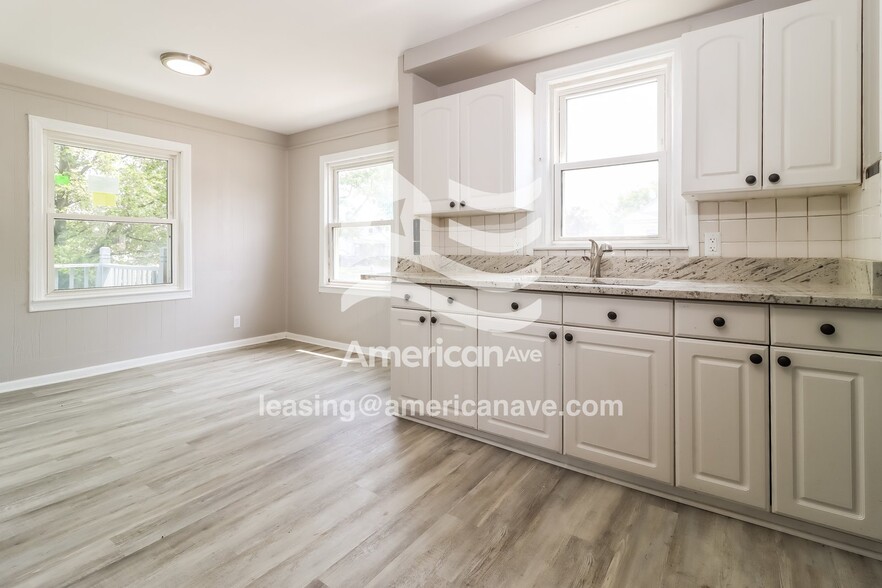 Building Photo - 21407 Syracuse Ave
