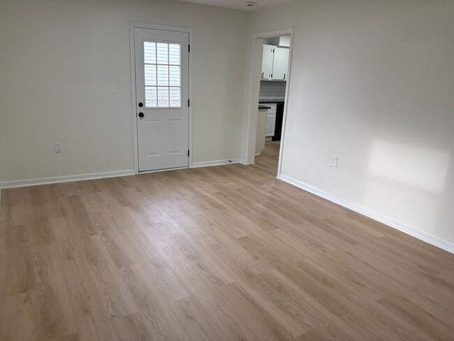 Building Photo - 870 Geneva Ave