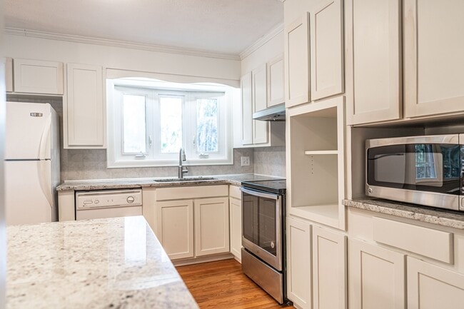 Building Photo - 160 W Delaware Ave