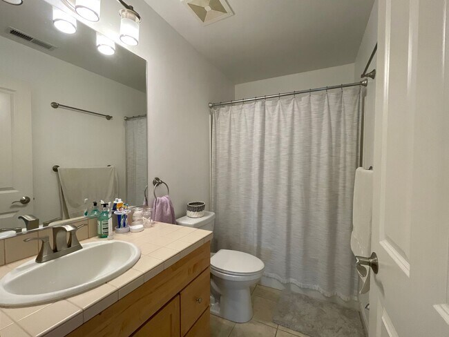 Building Photo - AVAILABLE NOW: Spacious 4 bdrm, 3 bath home in Cedar Ridge Development!