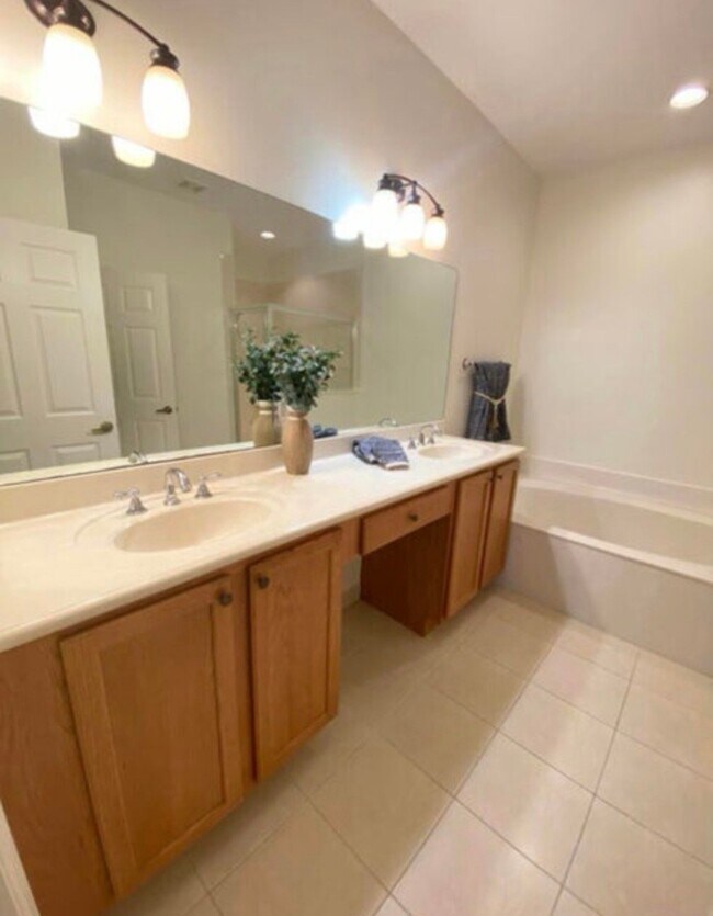 Building Photo - 2097 Wingate Bend