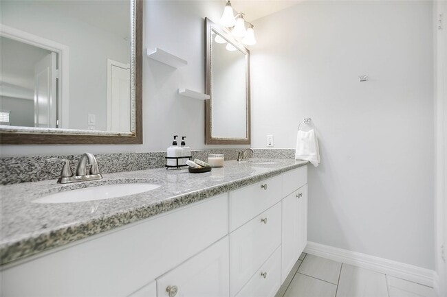 Building Photo - 56 E White Willow Cir