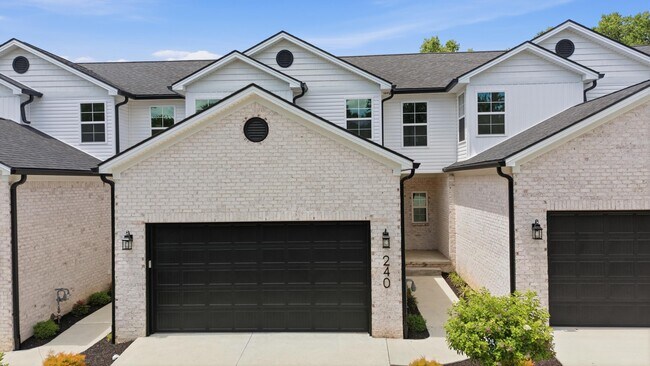 Building Photo - 238 Sugartree Ln