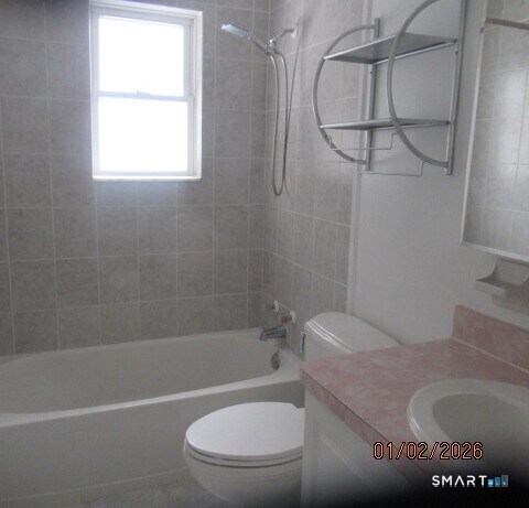 Building Photo - 152 Surrey Dr