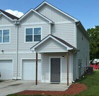 Building Photo - Welcome to your new home — a spacious 3 Be...