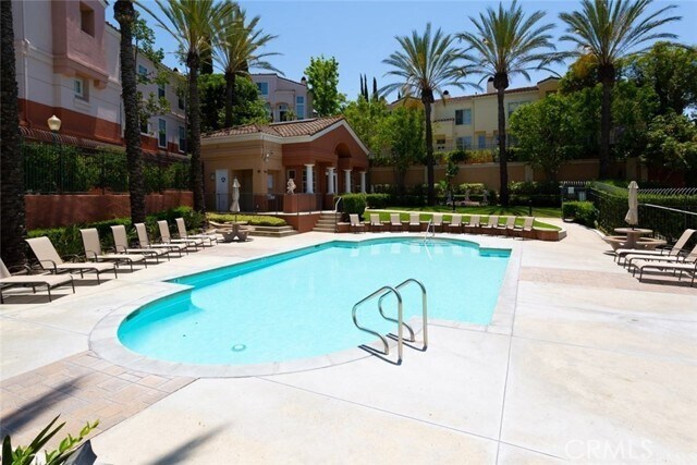 Building Photo - 1002 S Rossano Way