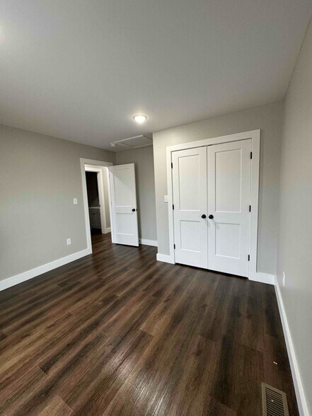 Building Photo - 56 Holloway Dr