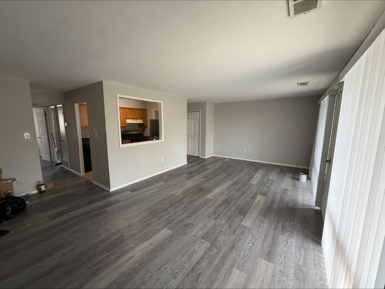 Building Photo - 568 Wilson Bridge Dr