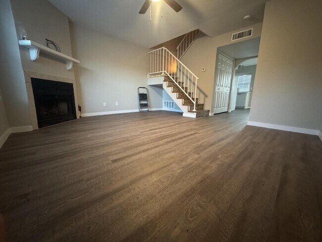 Building Photo - 2 Bed / 2.5 Bath Townhome in Chandler