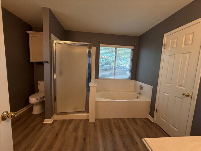 Building Photo - 1505 Muledeer Run