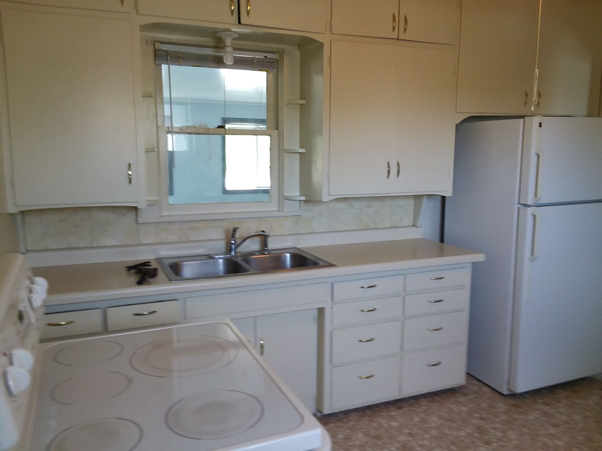 Kitchen - 221 Bridge St