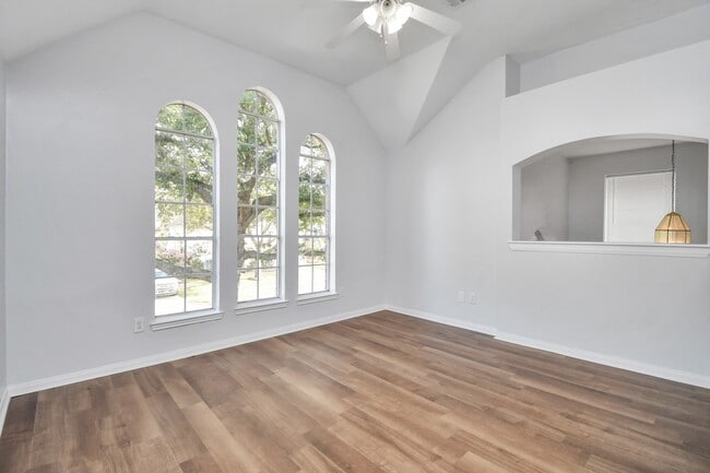 Building Photo - 15711 Rosewood Hill Ct