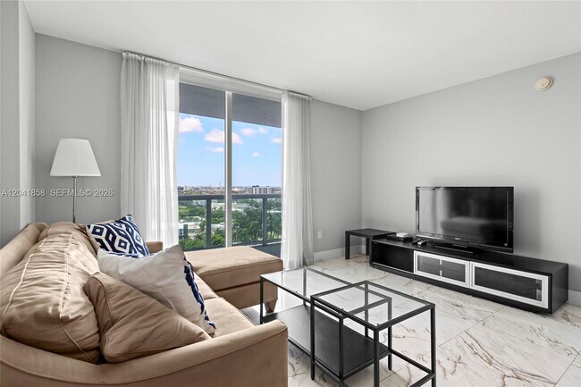 Building Photo - 1800 N Bayshore Dr