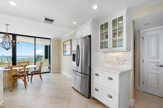 Building Photo - 5080 N Ocean Dr