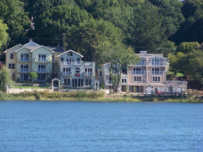 Building Photo - 764 Quinnipiac Ave