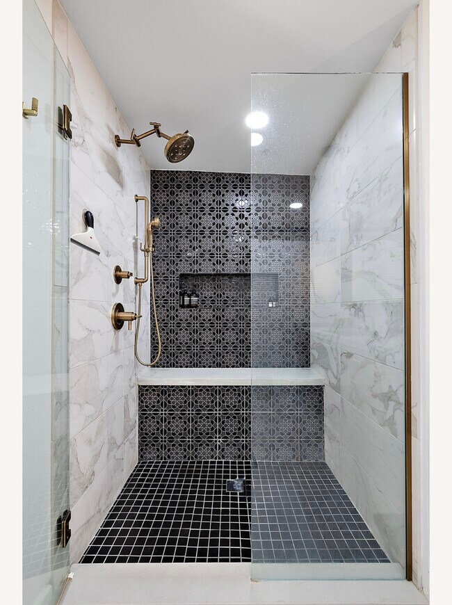 Building Photo - 2003 Brooklyn St